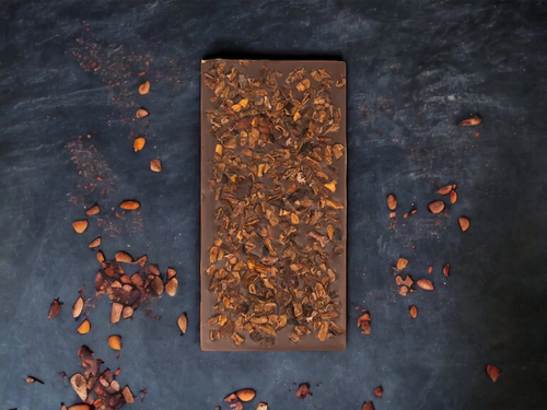 MoonChocolate - CALYPSO - tmavá bean to bar čokoláda s drcenými kakaovými boby a s 65% obsahem kakaa